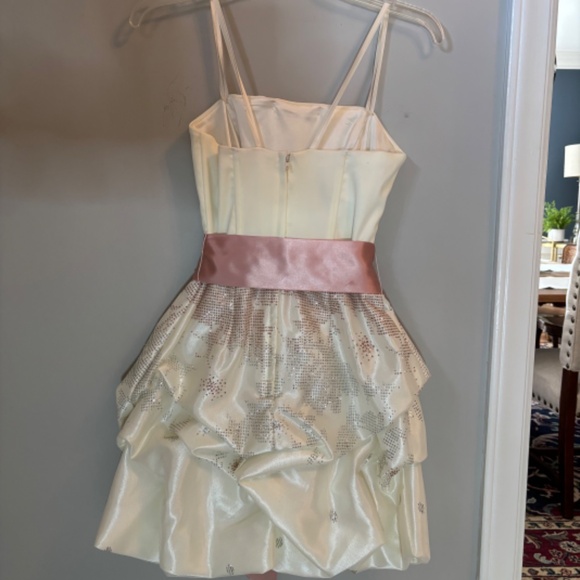 Jessica McClintock Jr. Size 1 Creme Bubble Hem Dress with Dusty Rose Satin Bow - Picture 3 of 7
